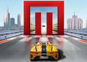 una supercar gialla entra in Milano
