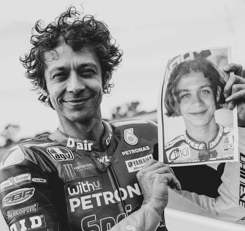 Valentino Rossi 2021 vs VR 1996