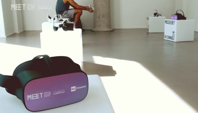 Una saòa del MEET con i visori VR