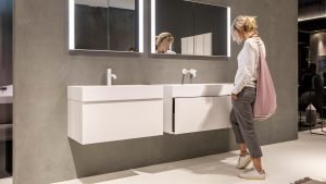 un doppio lavabo da bagno