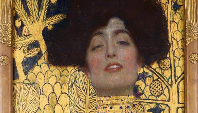 una donna ricoperta d'oro da klimt