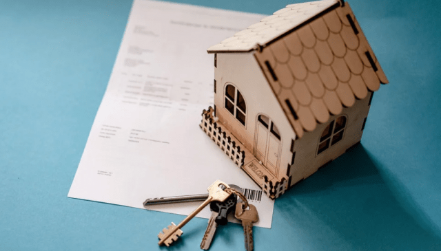 un mutuo per la casa e un modellino