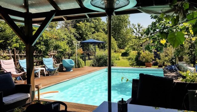 una piscina a noleggio con swimmy