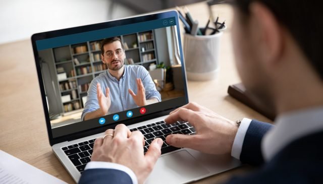 videoconferenza laptop