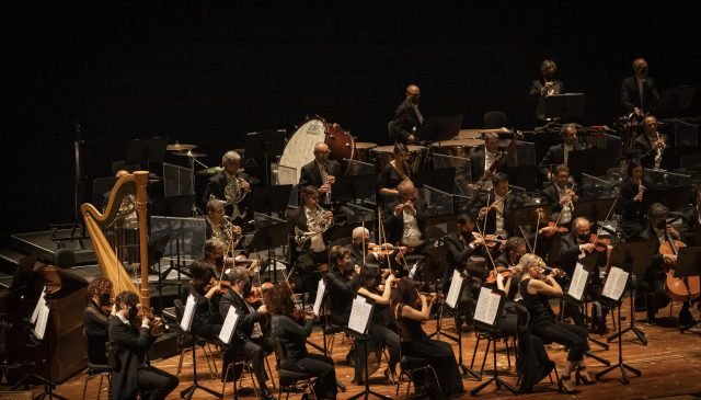 l'Orchestara dell'Opera Carlo Felice Genova