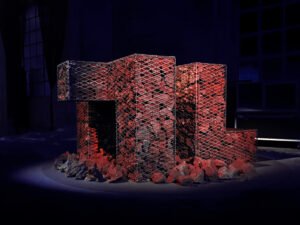 Prono Alla Resistenza, 2018 pietra lavica in gabbioni di acciaio, cm 176 x 231 xH 120