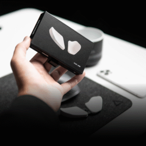 DeltaHub Carpio 2.0 bianco su scrivania