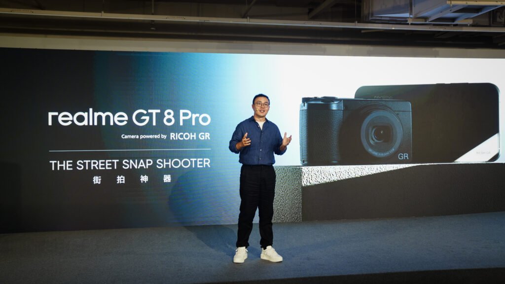 chase xu, cmo realme x gt 8 pro + Ricoh GR