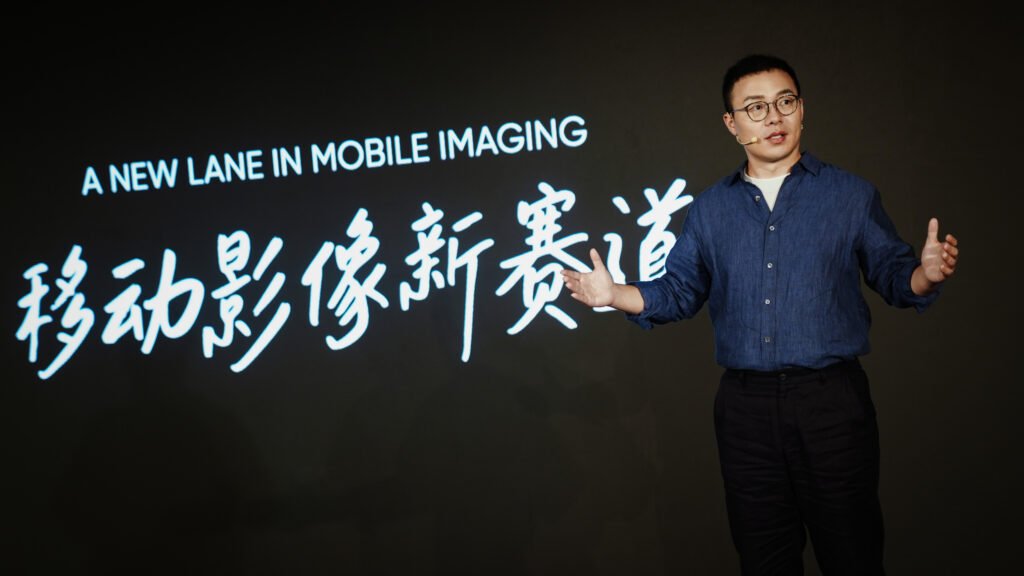 chase xu, cmo realme x gt 8 pro + Ricoh GR