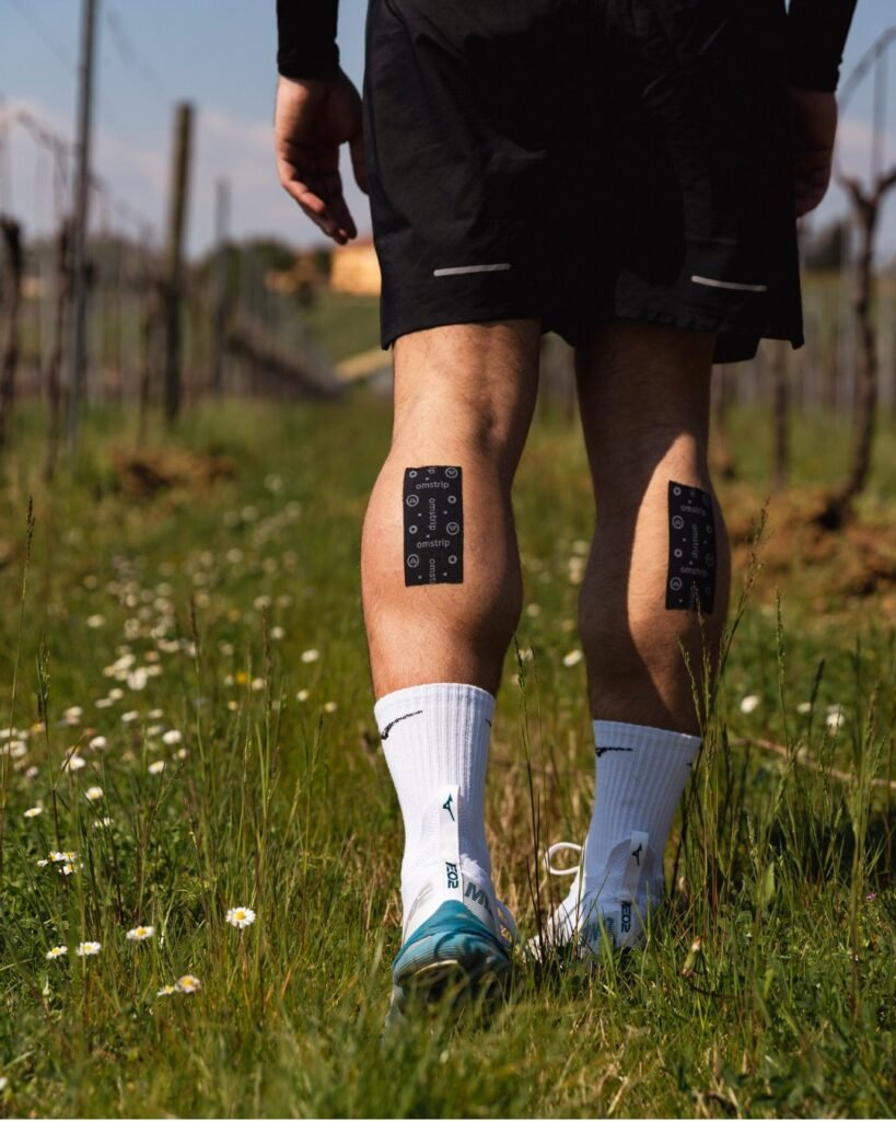 certotto OmStrip THERAPY  SPORT PERFORMANCE su un uomo