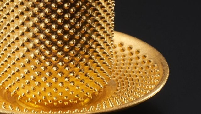 dettaglio di Bicchiere in oro con coperchio Yunomi _ SGC