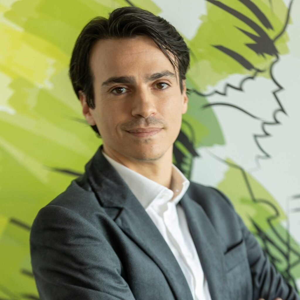 Gabriel Debach - eToro