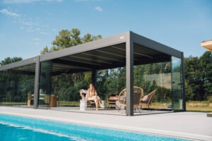 2410 Skydance S2 4x6 Anthracite Free-Standing Glass Wall (Anna Christian) US-Minnesota STD -070