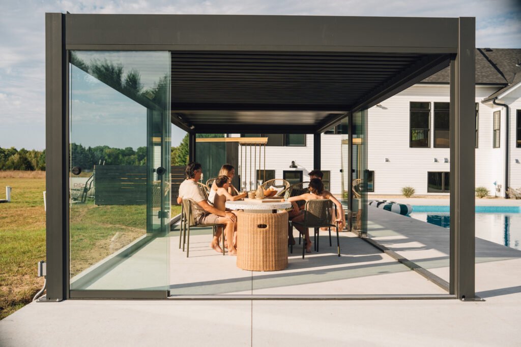 2410 Skydance S2 4x6 Anthracite Free-Standing Glass Wall (Anna Christian) US-Minnesota STD -162