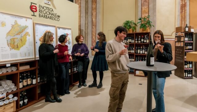 Foto interno Enoteca Barbaresco - ph: Andrea Grasso