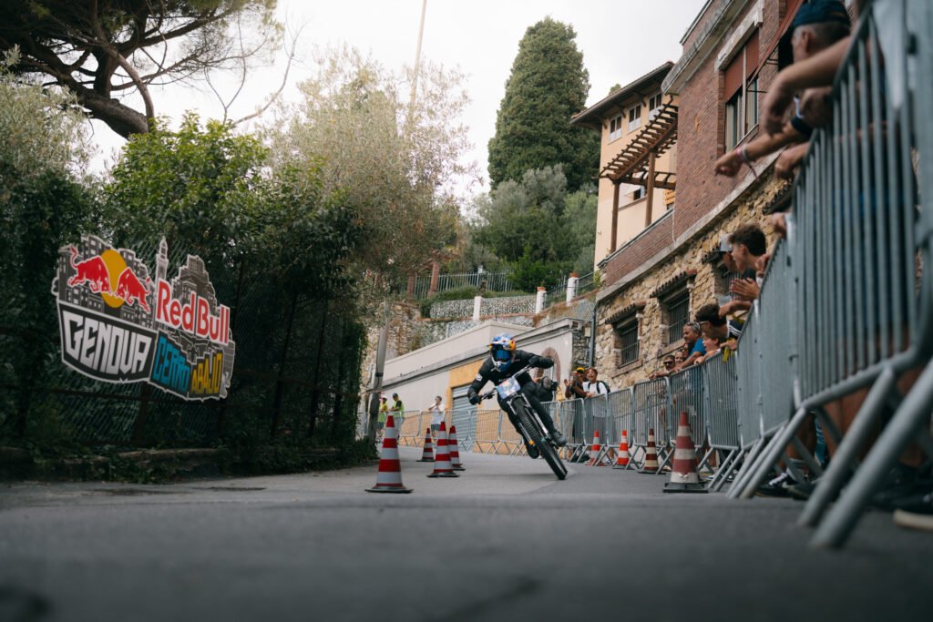 Tomas Slavik performs during the Red Bull Cerro Abajo in Genova, Italy on August 24, 2025. // Gabriele Seghizzi / Red Bull Content Pool /