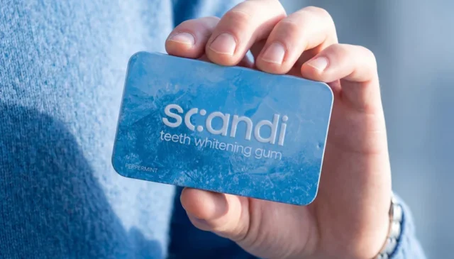 una scataola Scandi Gum con 24 confetti