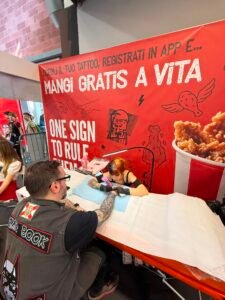 Pollo fritto gratis a vita con KFC