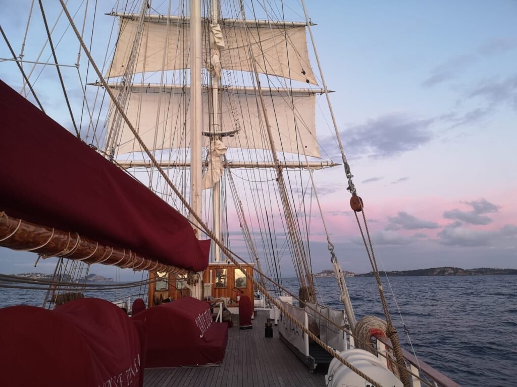 Dal 22 al 26 settembre torna su NAVE ITALIA “Sailing Media adventure - apprendere a gonfie vele”, il progetto promosso dal Centro Ripamonti ONLUS, sulla tratta da La Spezia a Genova.
