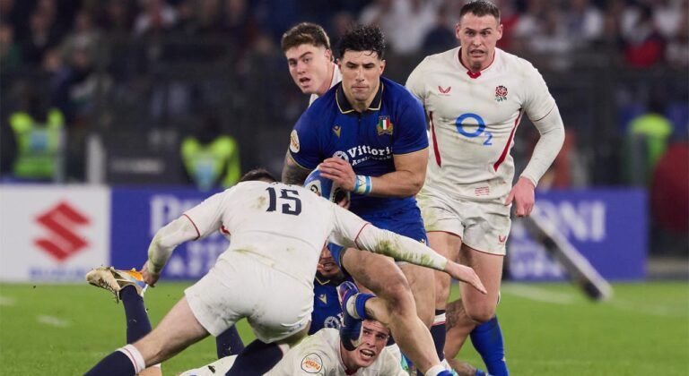 Un biglietto, due mete