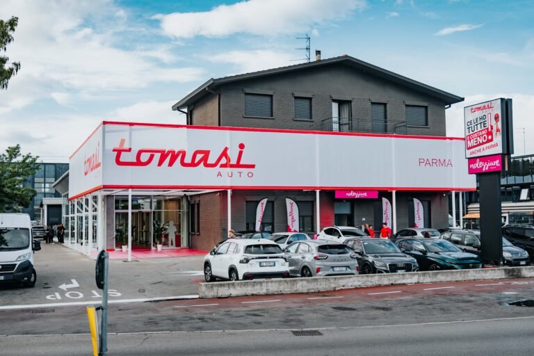Tomasi Auto inaugura a Parma il Maxistore delle Auto Usate